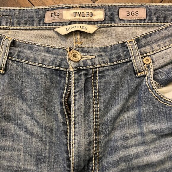 BKE Men Buckle Tyler Bootcut Jeans - Picture 7 of 8